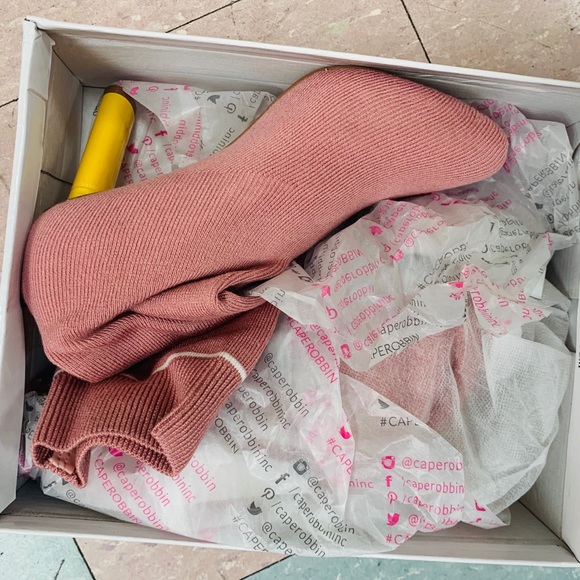 Womens dneuce - mid calf boots 👢🔥🎉 - Picture 2 of 3